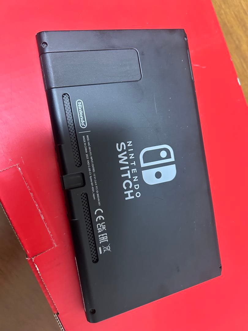 た*ま様 【ジャンク品】Nintendo Switch 本体 画面に傷ありソフト