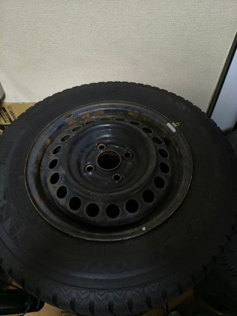 185/70R14 スタッドレスタイヤ2本セット　フリードスパイク他　①
