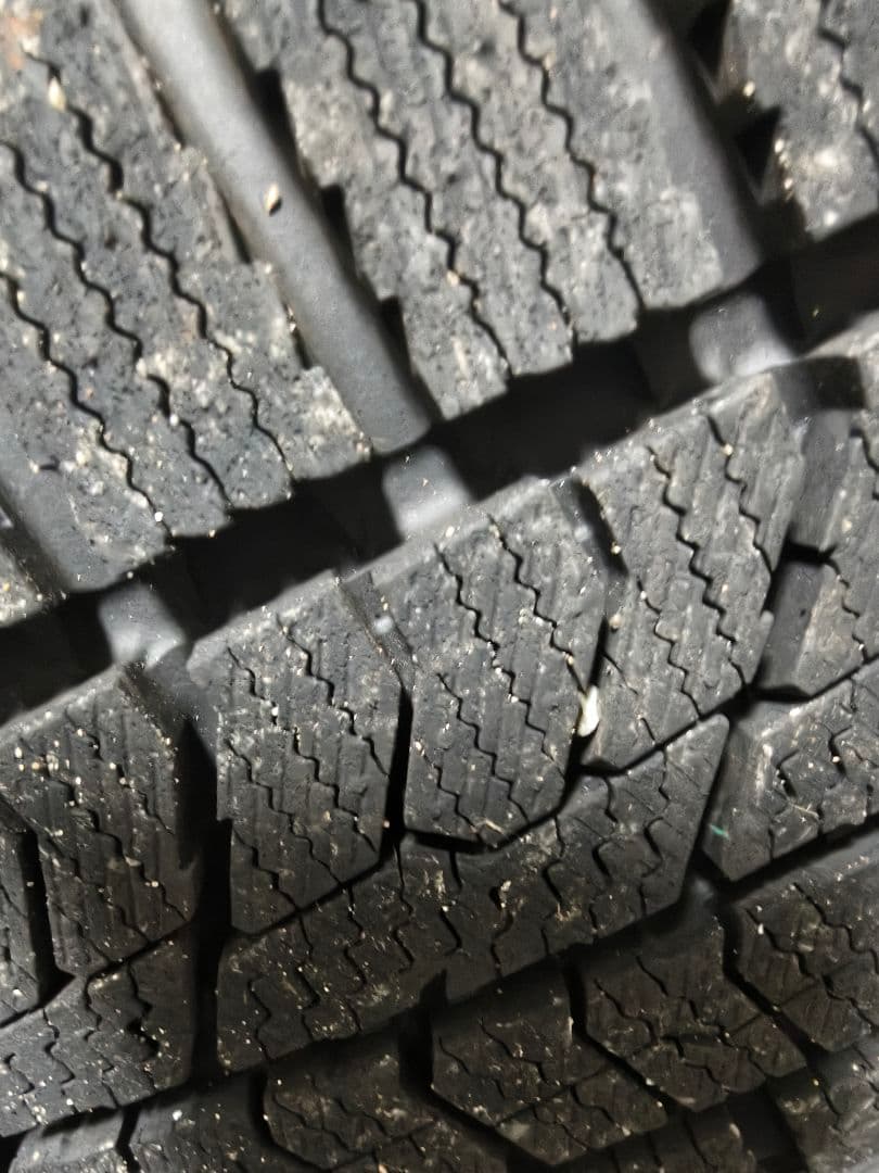 185/70R14 スタッドレスタイヤ2本セット　フリードスパイク他　①