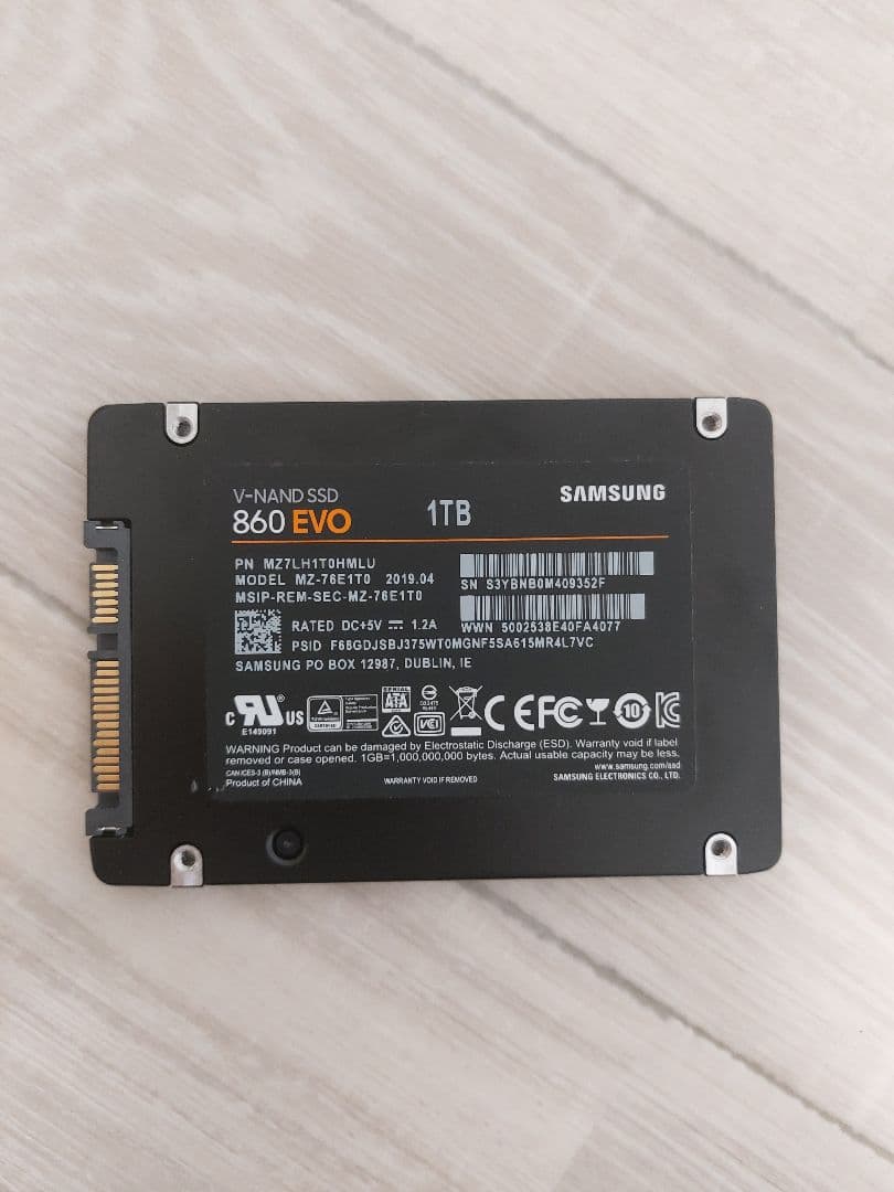 Samsung 860 EVO 1TB SSD 2.5インチ