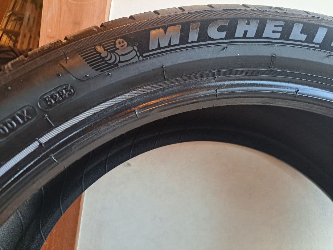 ミシュラン★パイロットスポーツ4SUV　245/45R21★タイヤ