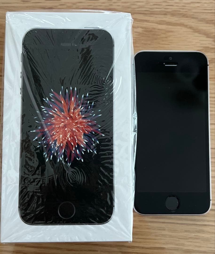 iPhone SE(第一世代)64GB スペースグレー