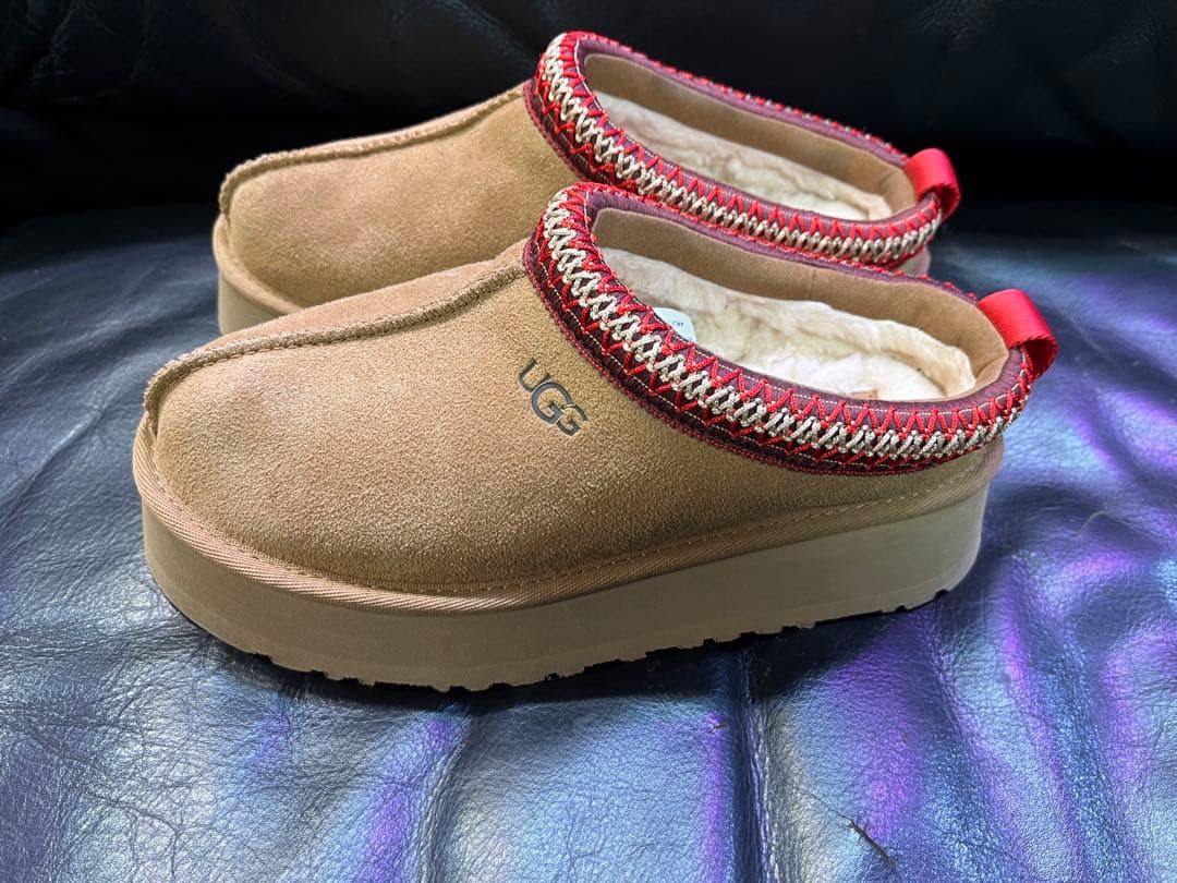 美品　UGG Tazz チェスナット 23cm