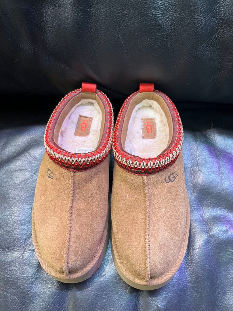 美品　UGG Tazz チェスナット 23cm