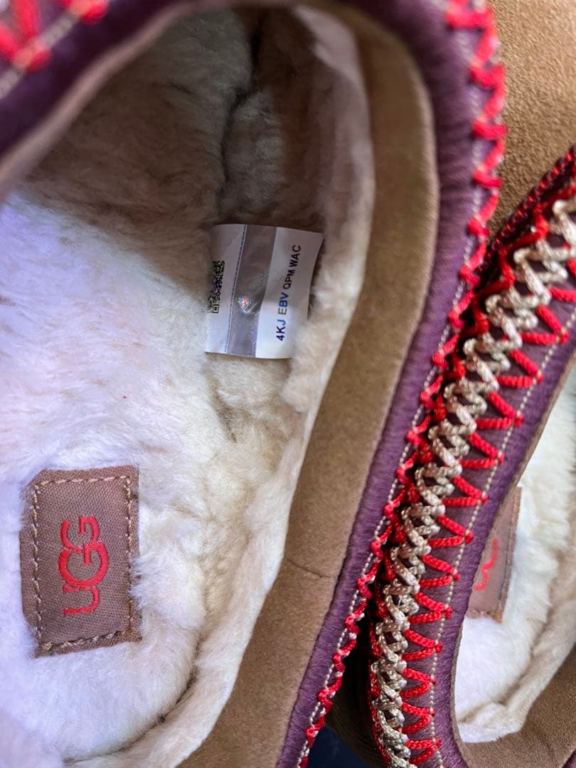 美品　UGG Tazz チェスナット 23cm