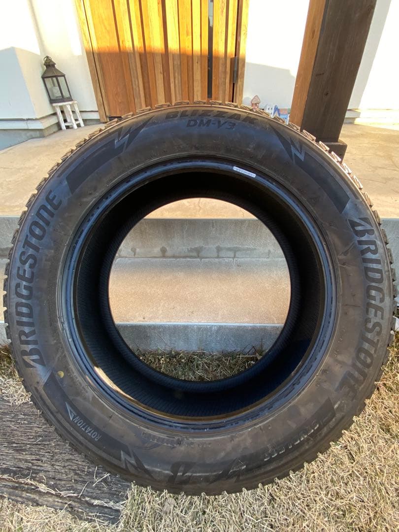 Bridgestone DM-V3 スタッドレスタイヤ 23560R18