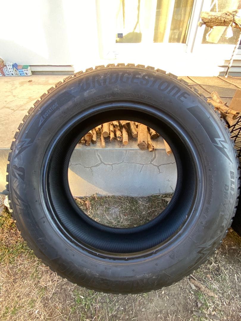 Bridgestone DM-V3 スタッドレスタイヤ 23560R18