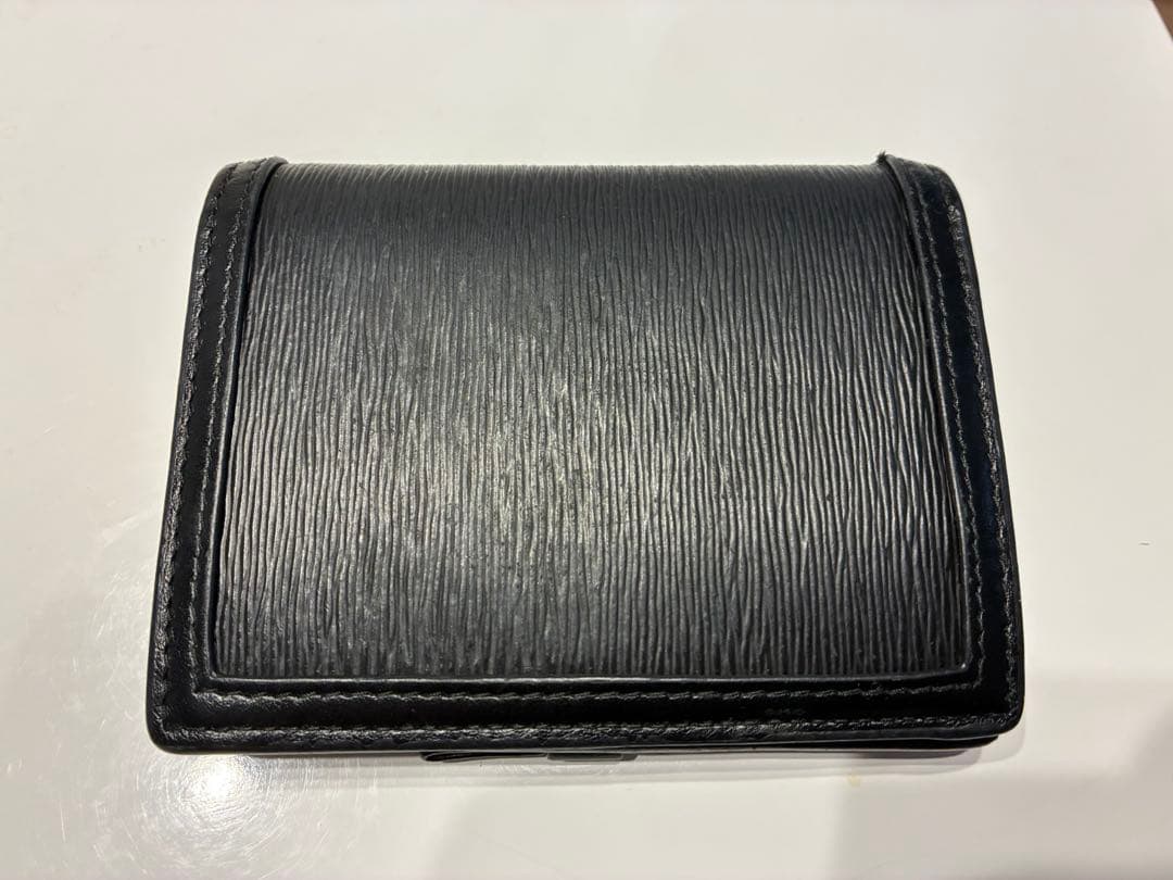 PRAD財布