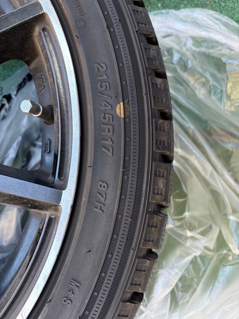 ICE BLAZER スタッドレスタイヤ 215/45R17ばり溝