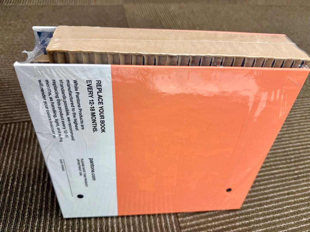 PANTONE SOLID CHIPS Uncoated 未開封