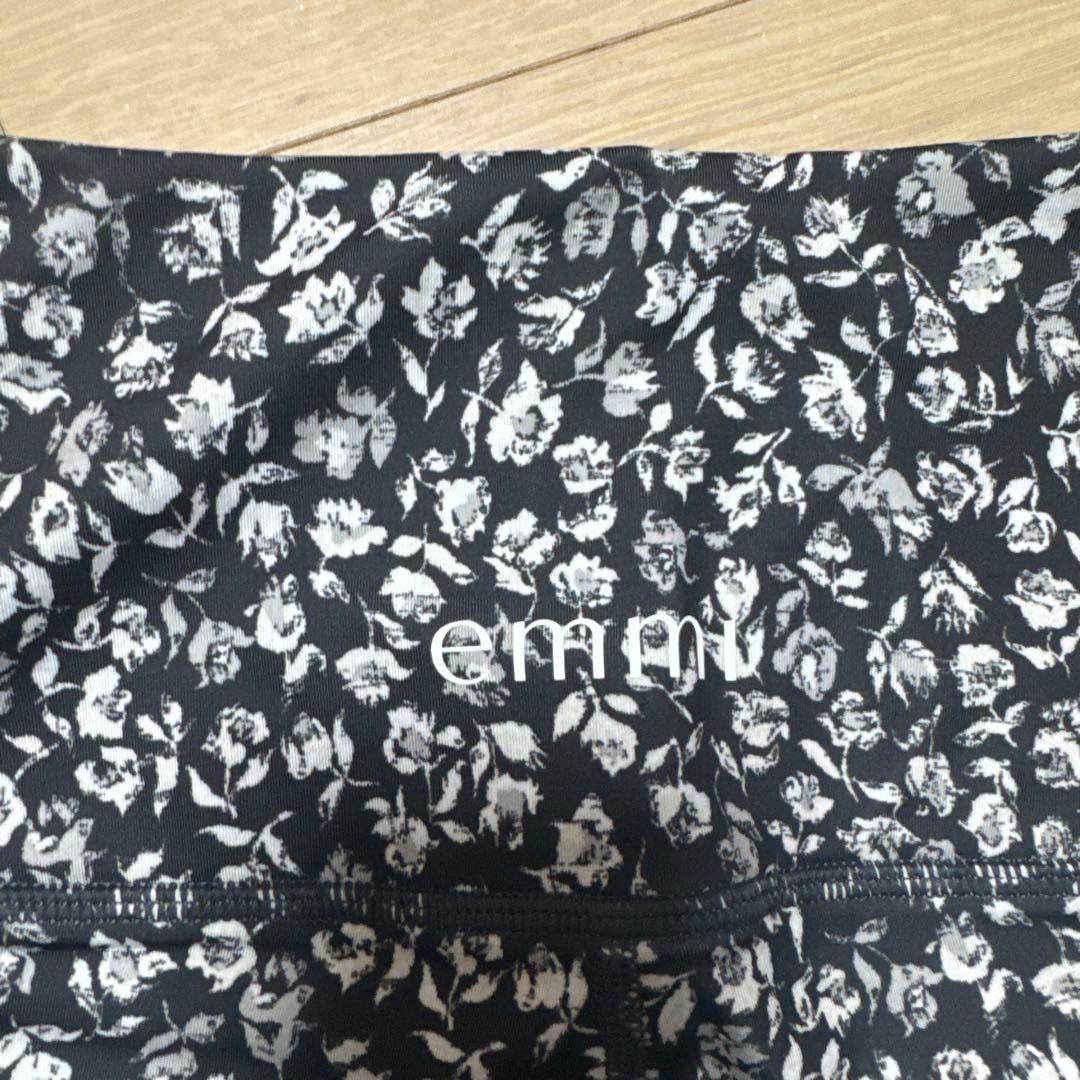 emmi 花柄 ヨガウェア セット