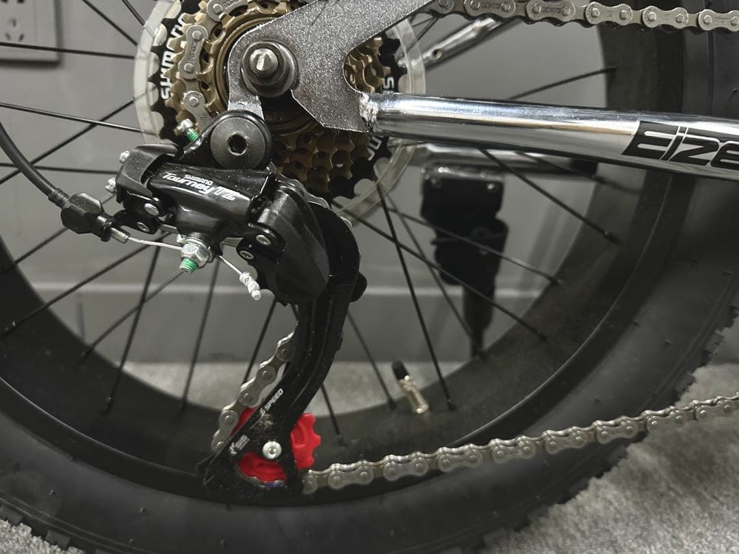 新品未使用【極太タイヤ×7段変速】ストリート映え！ファットタイヤバイク BMX