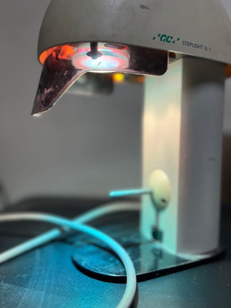 歯科技工　GC STEPLIGHT SL-1 光重合機