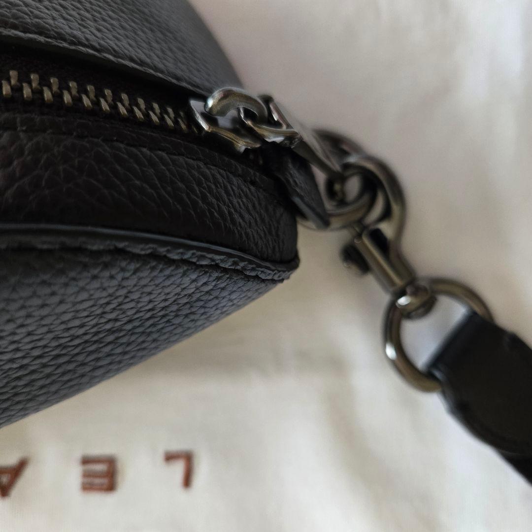 COACH 　レキシー　ブラック レザー ボディバッグ