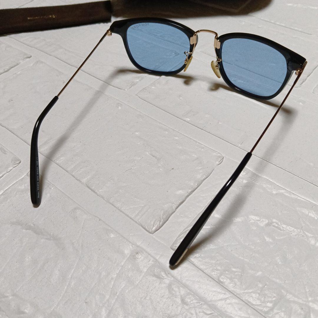 TOM FORD サングラス　TF672 01v