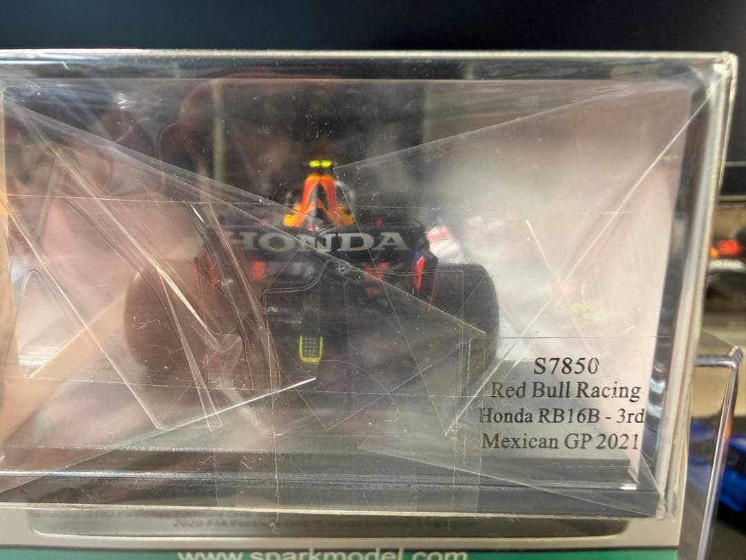 Spark RedBull RB16B ミニカー 2021メキシコGP#11