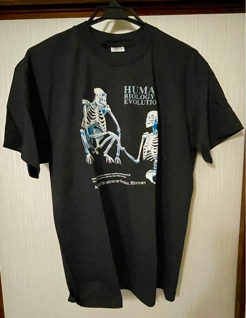 アメリカ自然史博物館HUMAN BIOLOGY & EVOLUTION Tシャツ