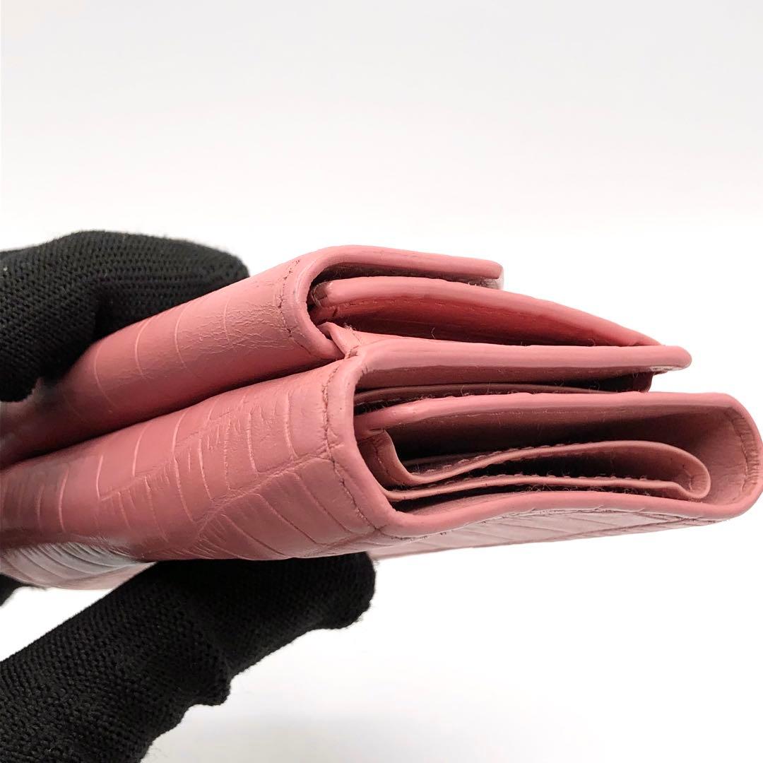ミュウミュウ コンパクトウォレット 三つ折り財布 クロコ型押し ピンク レザー