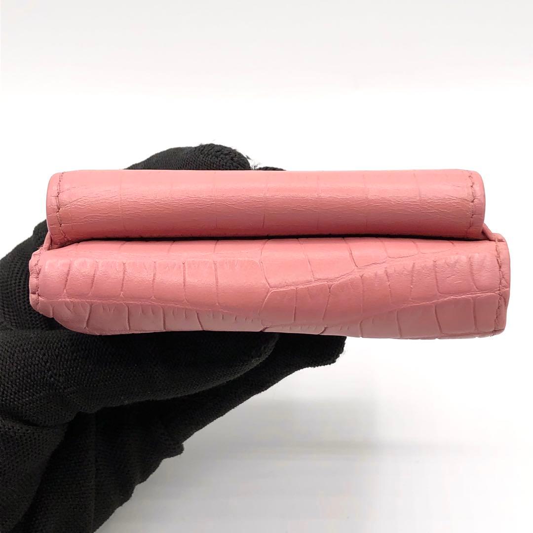 ミュウミュウ コンパクトウォレット 三つ折り財布 クロコ型押し ピンク レザー