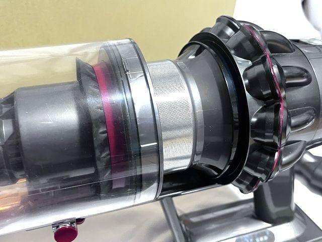 お買い得！48分稼働Dysonダイソン　サイクロンクリーナーSV12/V10良品