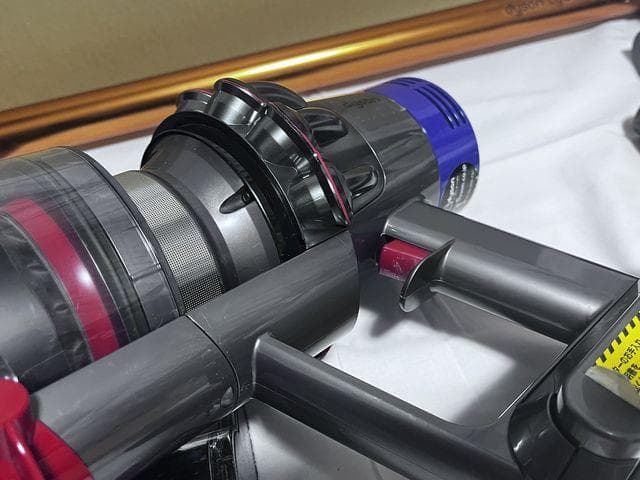 お買い得！48分稼働Dysonダイソン　サイクロンクリーナーSV12/V10良品