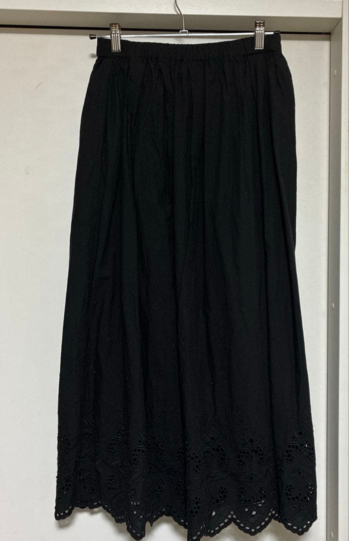 かぐれ　スカラップ刺繍ギャザースカート　ブラック