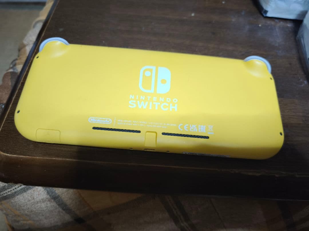 Nintendo Switch Lite イエロー　ジャンク　箱付き