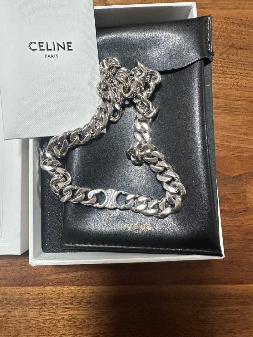 CELINE トリオンフネックレス