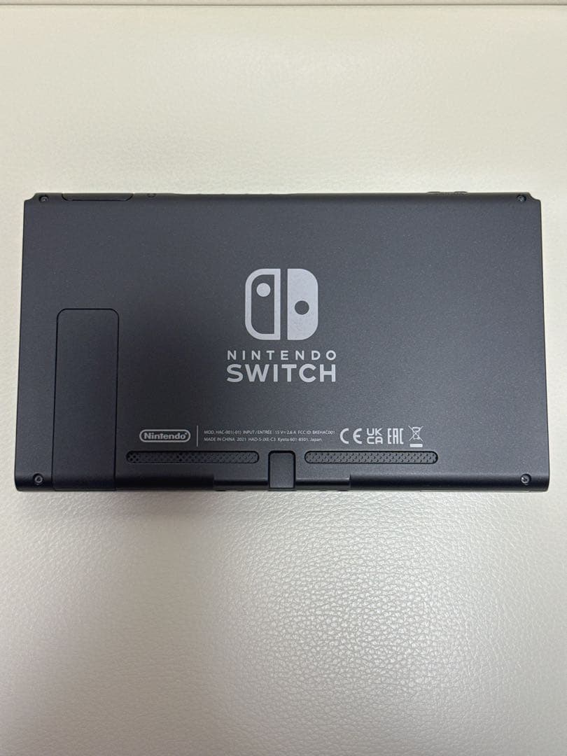【美品】ニンテンドースイッチ本体 グレー液晶保護フィルム付