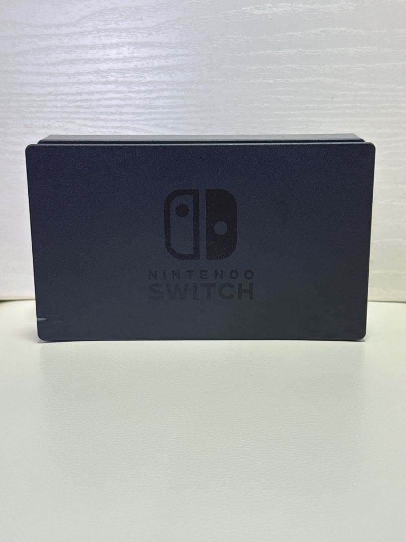 【美品】ニンテンドースイッチ本体 グレー液晶保護フィルム付
