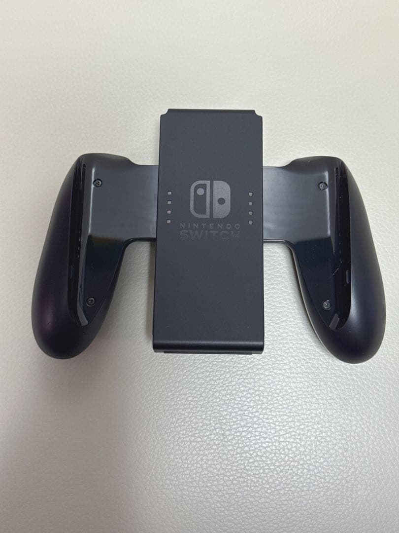 【美品】ニンテンドースイッチ本体 グレー液晶保護フィルム付