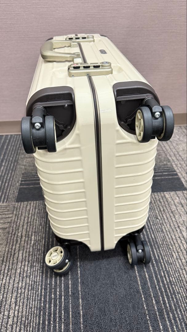 さっちゃん⭐︎美品 RIMOWA LIMBO リモワ リンボ 32L 4輪