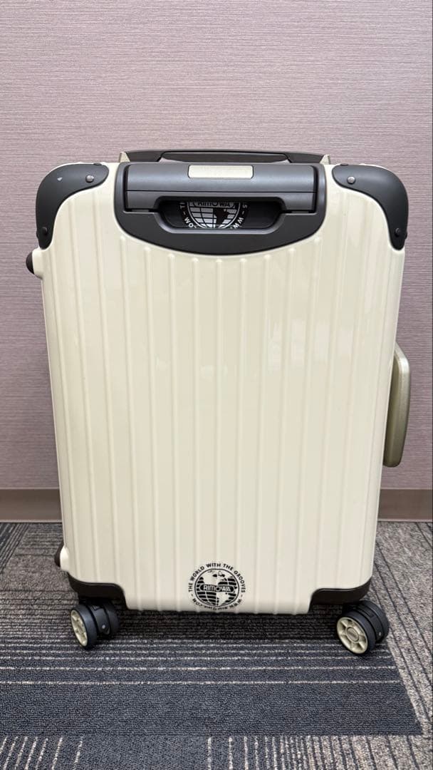 さっちゃん⭐︎美品 RIMOWA LIMBO リモワ リンボ 32L 4輪