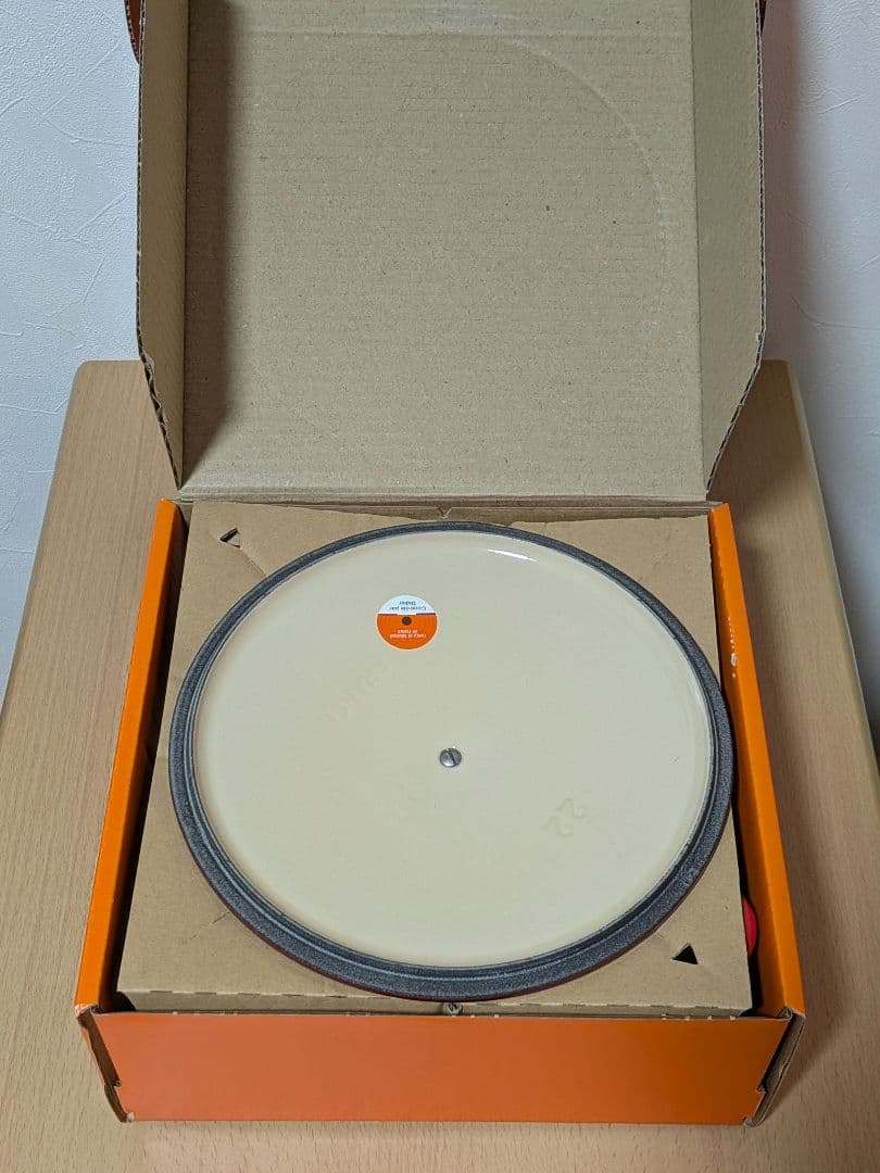【新品・未使用】LE CREUSET 赤 ホーロー鍋 22cm