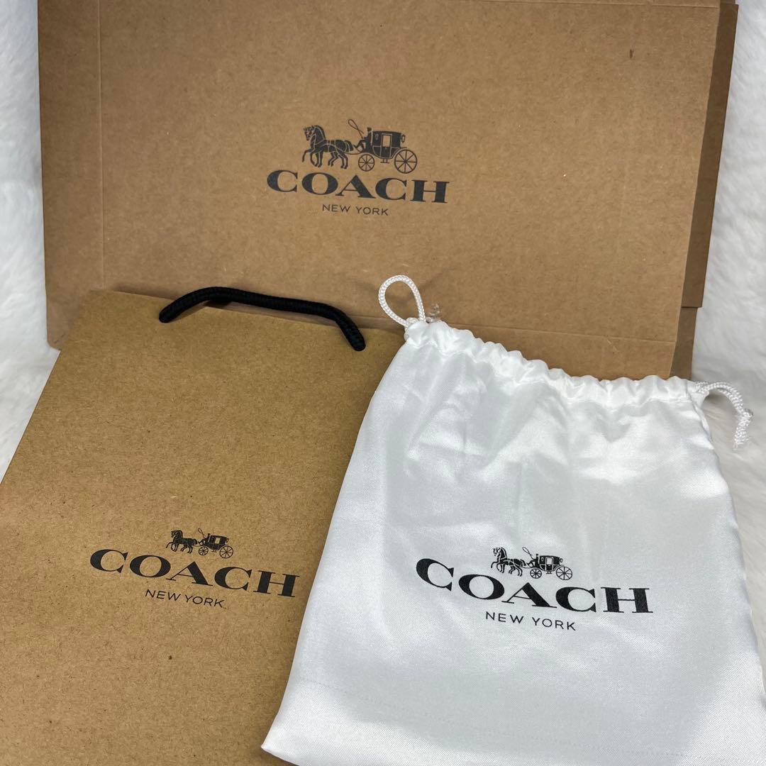 【新品】COACH シルバー キルティング 二つ折り
