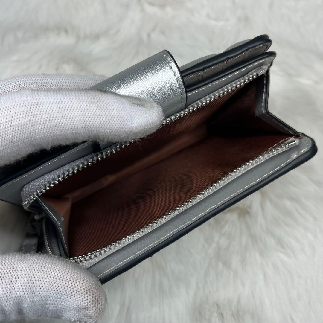 【新品】COACH シルバー キルティング 二つ折り