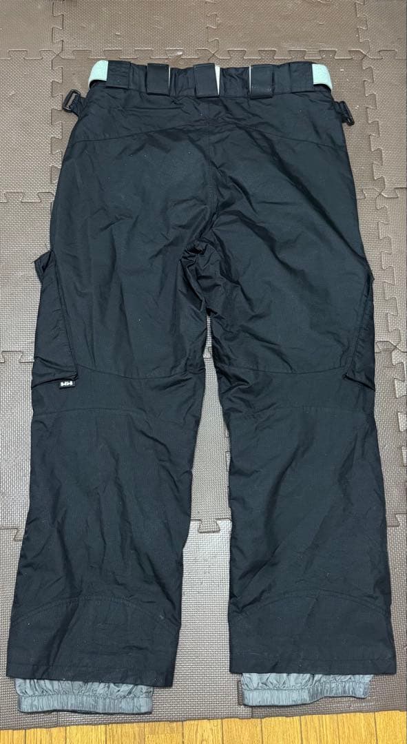 【美品】ヘリーハンセン スノーパンツ スノボーウェア 黒 メンズ Lサイズ