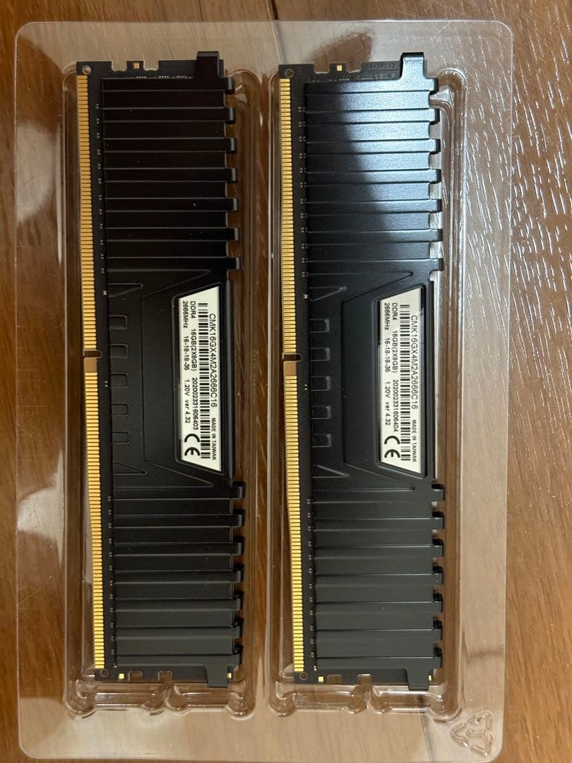 メモリー Corsair DDR4 16GB (2x8GB) 2666MHz