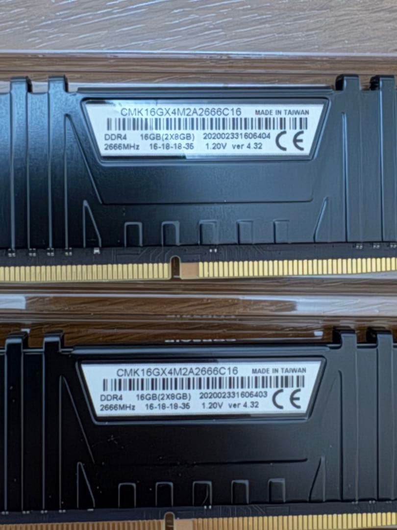 メモリー Corsair DDR4 16GB (2x8GB) 2666MHz
