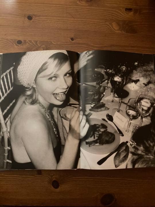 アート・デザイン・音楽 Mario Testino LET ME IN!, Taschen