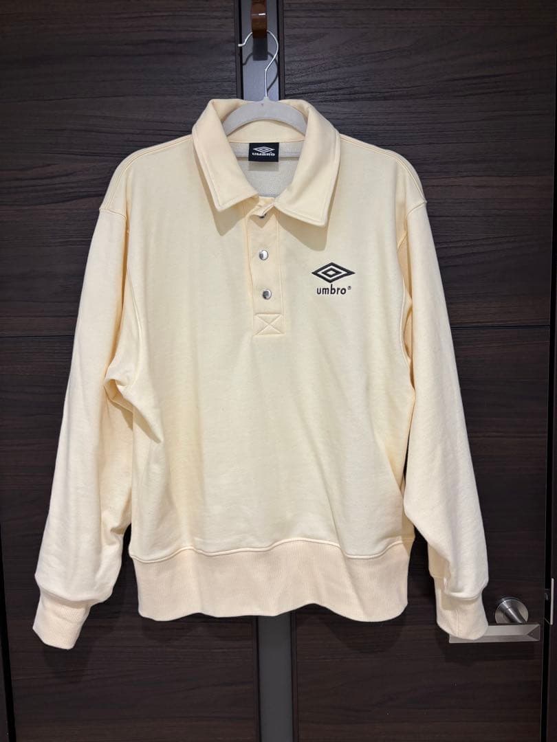 umbro 長袖ポロシャツ クリーム色
