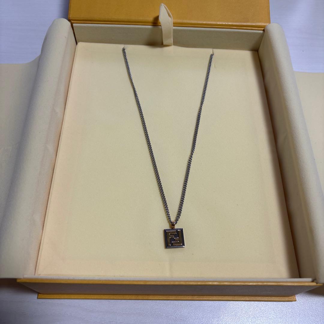 FENDI メンズ ネックレス