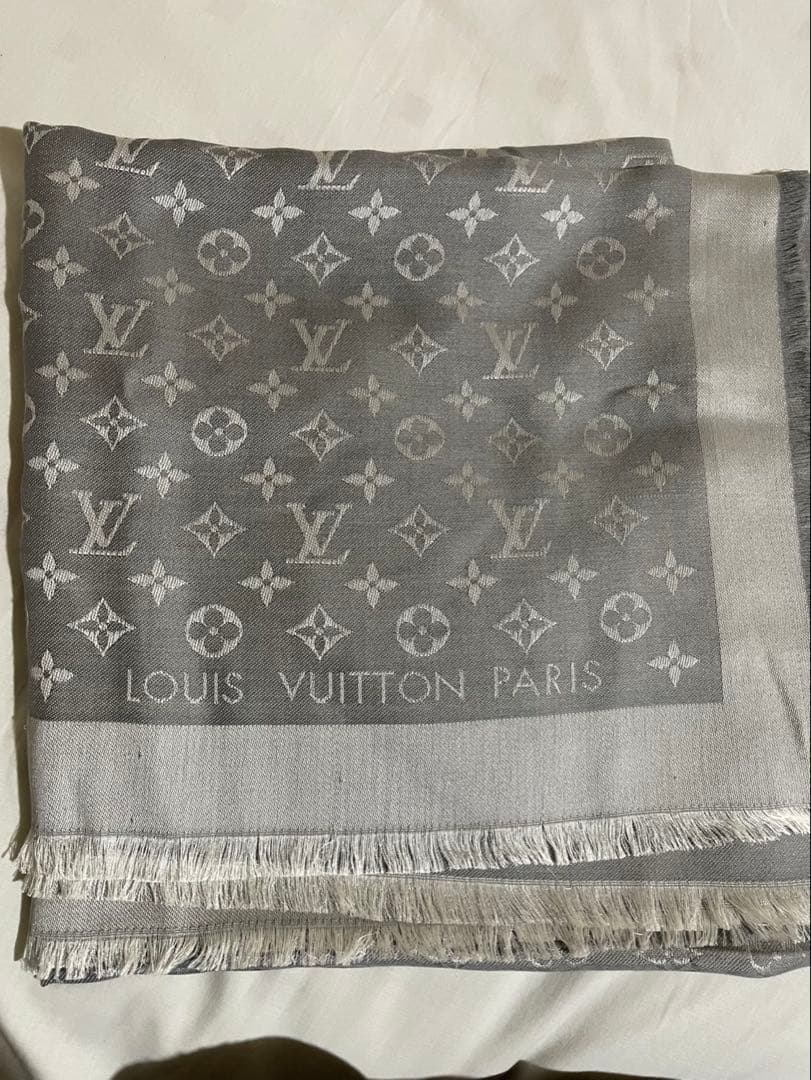 Louis Vuitton グレー ストール