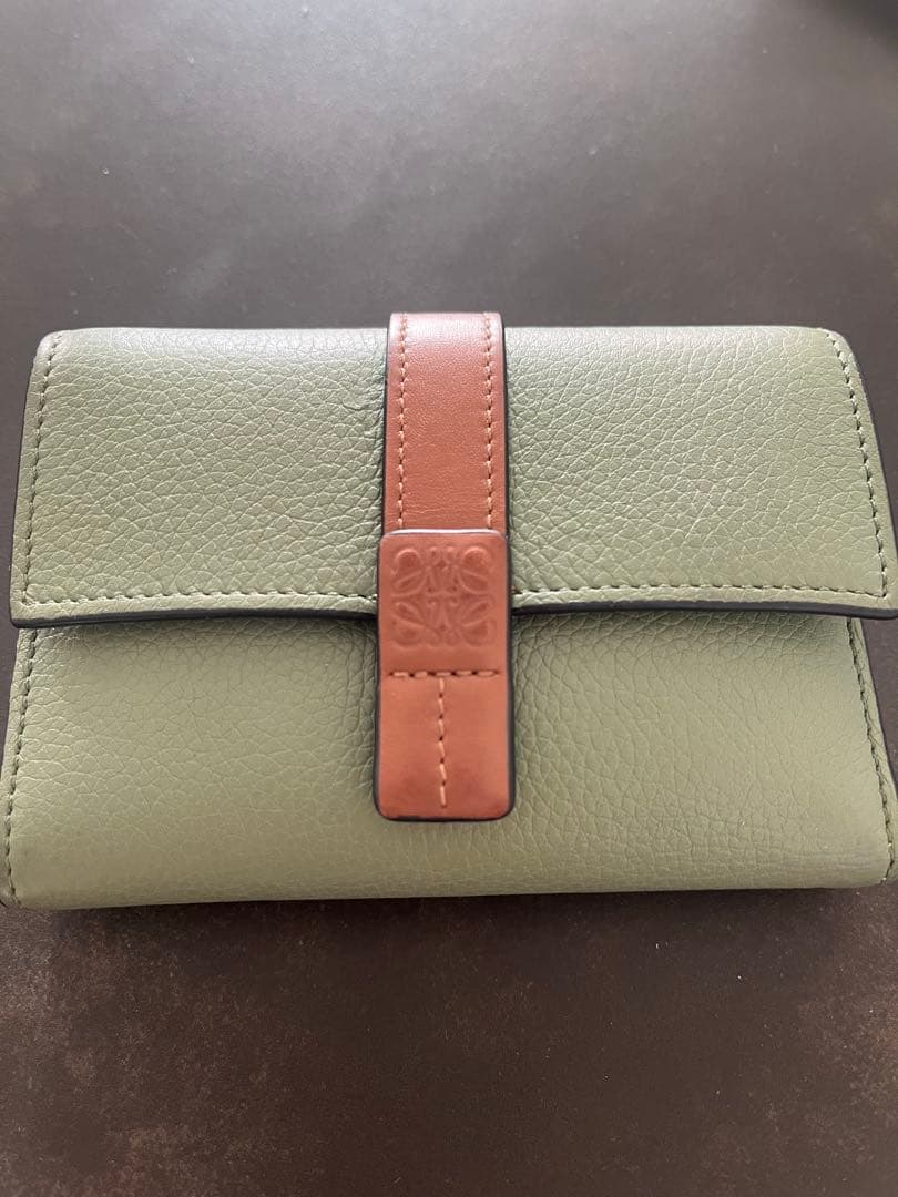 ロエベ　バーティカルウォレットスモール　ローズマリータン 美品