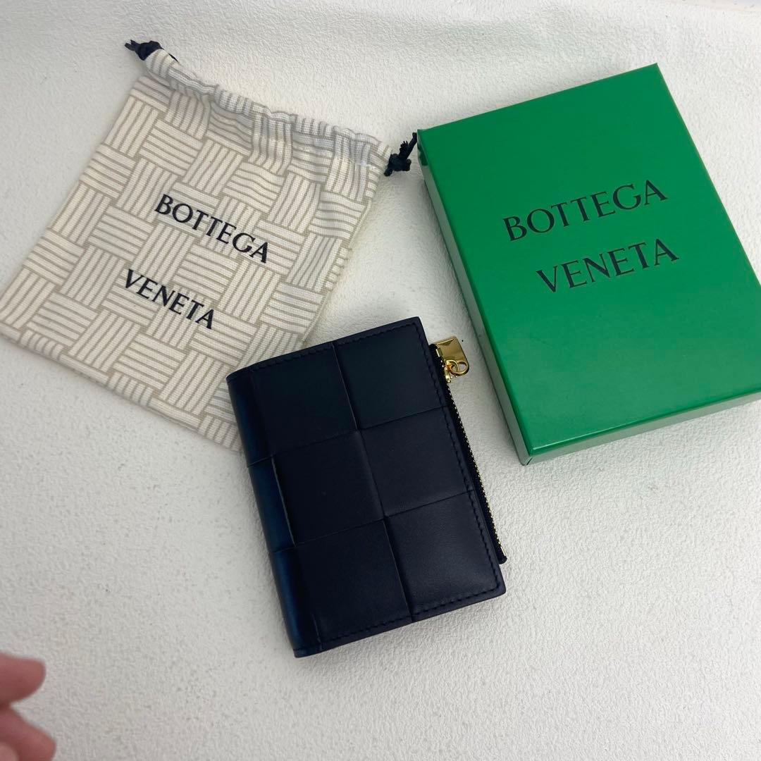BOTTEGA VENETA カセット 二つ折り財布 ブラック 中古品