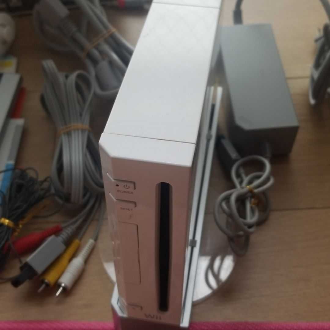 Wii 本体とソフト2点つき 説明書有