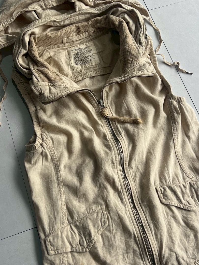 トップス \"GOA\" Gimmick Hoodie Vest