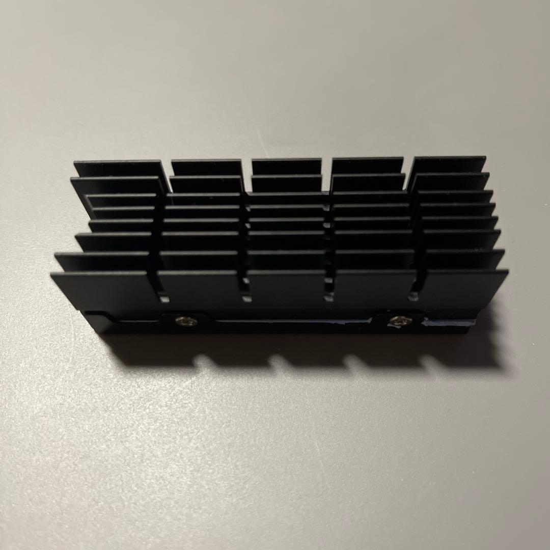 Intel SSD 670p 1TB ヒートシンク付き