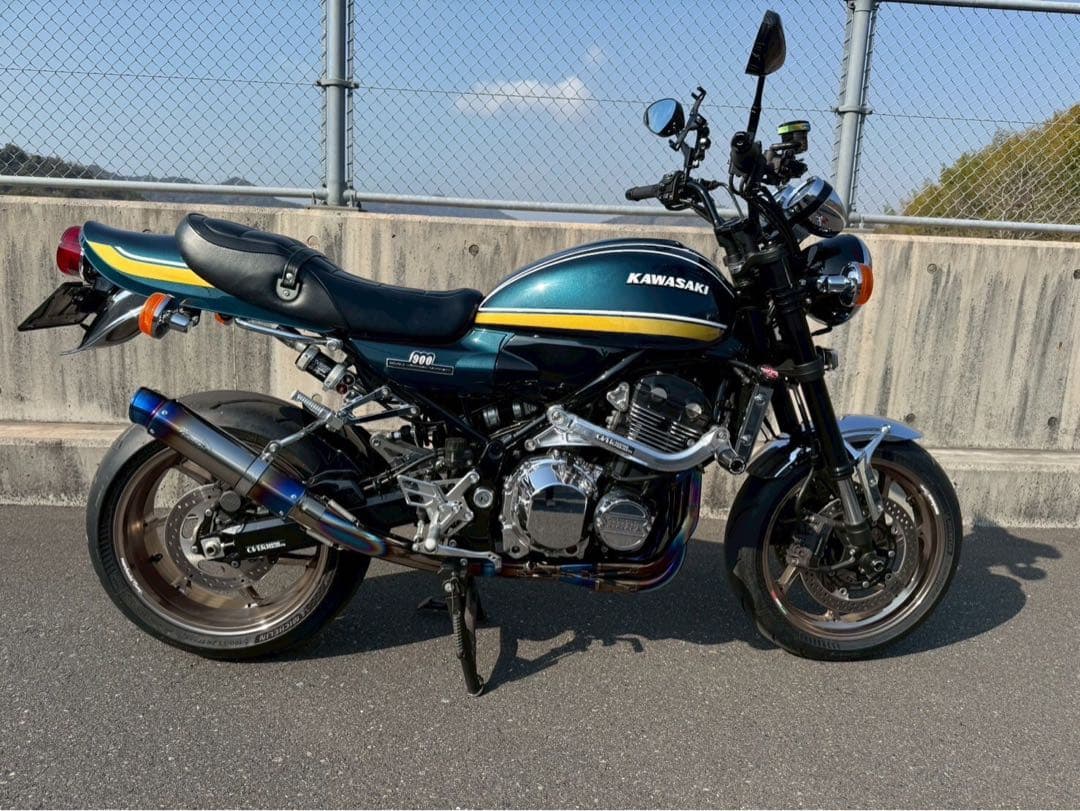 カワサキ　バイク　z900rsシート