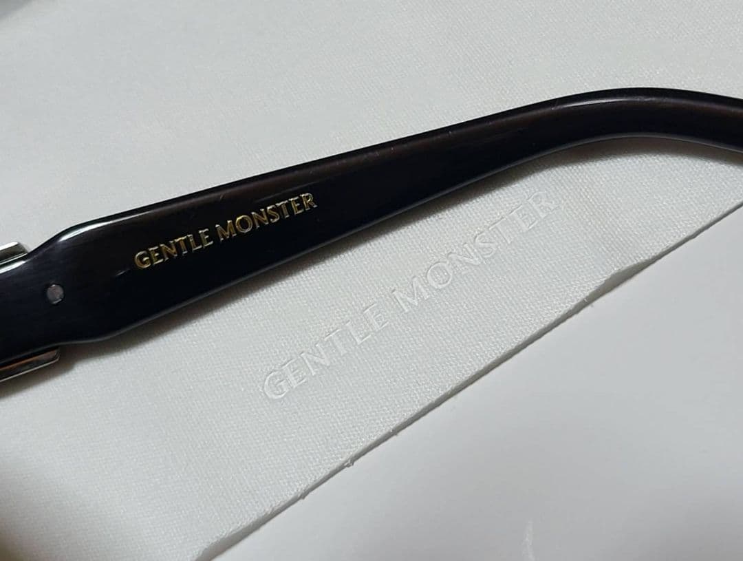◆GENTLE MONSTER◆サングラス　RUVY VAN　ケース付き